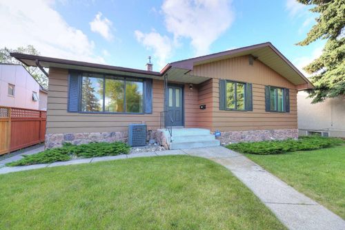 31 Rosery Dr Nw, Calgary, AB, T2K1L4 | Card Image