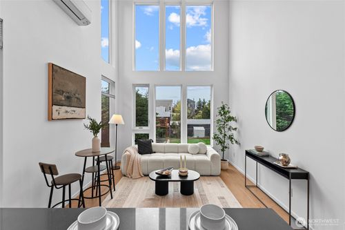 2612 E Yesler Way, Seattle, WA, 98122-6152 | Card Image