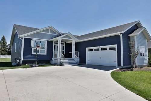 19 S 300 St W, Raymond, AB, T0K | Card Image