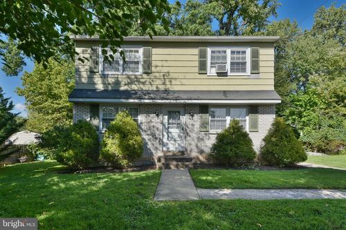 576 Meadowbrook Ave, AMBLER, PA, 19002-4945 | Card Image