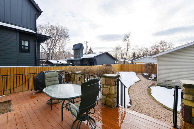 3017 3 Street Sw, Home with 4 bedrooms, 2 bathrooms and 2 parking in Calgary AB | Image 35