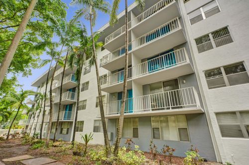 421-1805 Sans Souci Blvd, North Miami, FL, 33181-3047 | Card Image