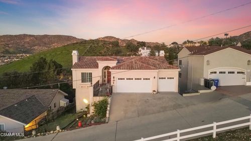 1308 Gonzales Rd, Simi Valley, CA, 93063-4577 | Card Image