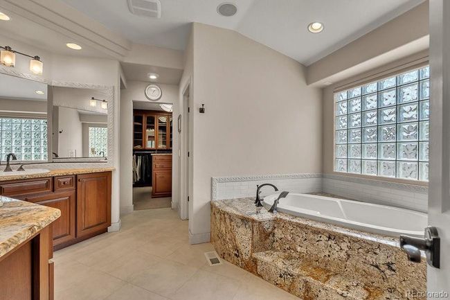 Primary Bathroom | Image 22