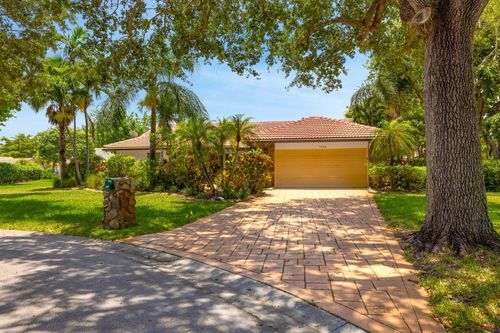 5044 Nw 90th Ter, Coral Springs, FL, 33067-1923 | Card Image