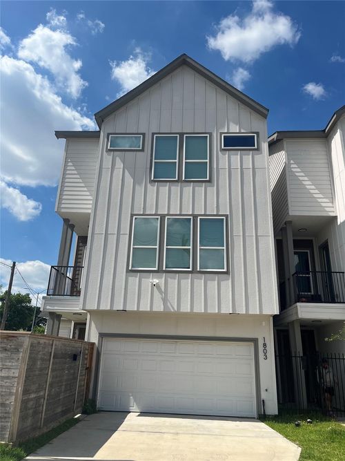 1805 Brooks St, Houston, TX, 77026-7204 | Card Image