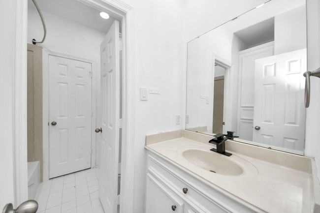 Second bathroom upstairs | Image 28