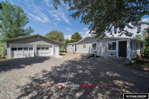854 Us Highway 20, Basin, WY, 82410-9500 | Card Image