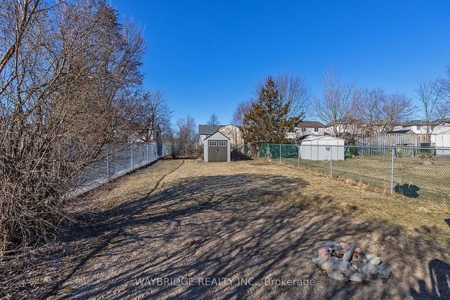 24 Mckeown Cres, House attached with 3 bedrooms, 2 bathrooms and 4 parking in Amherstview ON | Image 8