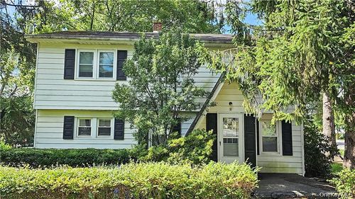 2 Murray Ave, Goshen, NY, 10924-1809 | Card Image