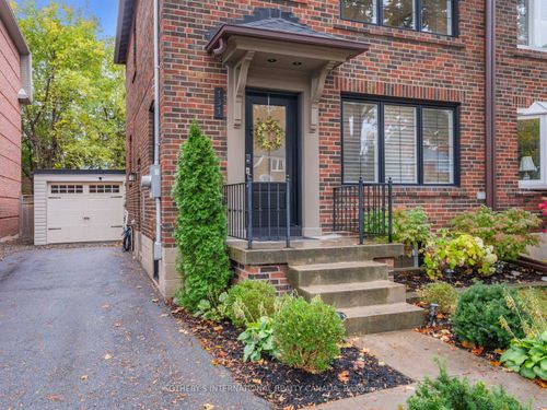 131 Glenvale Blvd, East York, ON, M4G2W1 | Card Image