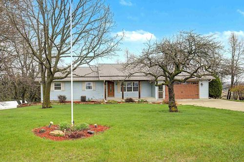 551 S Mapes Dr, Stockton, IL, 61085-9022 | Card Image