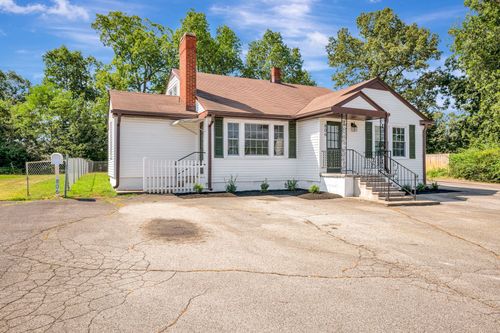 806 Highway 70 E, Dickson, TN, 37055-2208 | Card Image