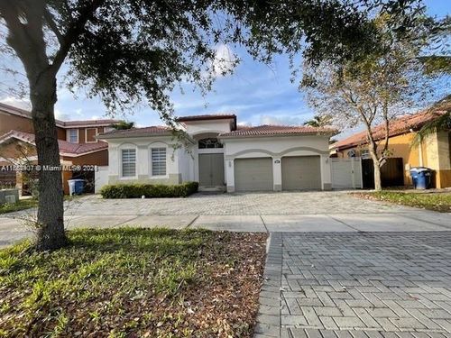 8811 Nw 178th Ln, Hialeah, FL, 33018-6511 | Card Image