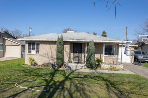 1028 W Cortland Ave, Fresno, CA, 93705 | Card Image