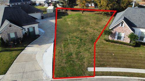 126 Del Rio Dr, Houma, LA, 70360-7308 | Card Image