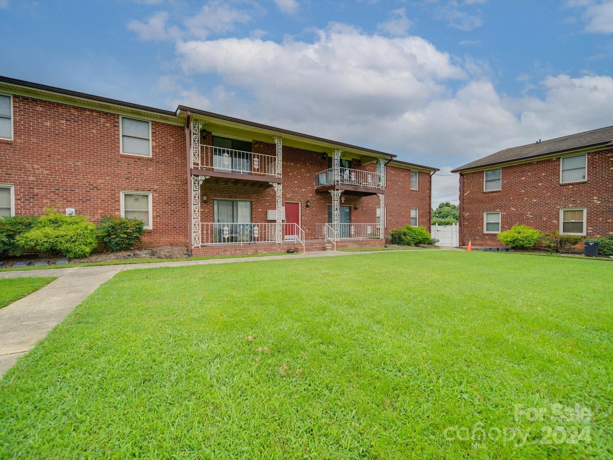 Briarcliff Dr, Kannapolis, NC 28081