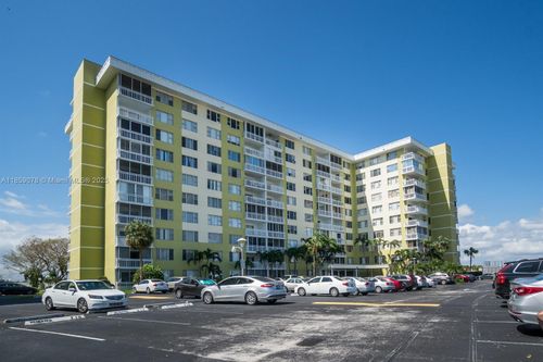 apt-520c-4400 Hillcrest Dr, Hollywood, FL, 33021-7978 | Card Image