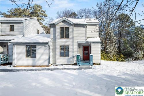 9 Gregory Pl, Lake Harmony, PA, 18624 | Card Image