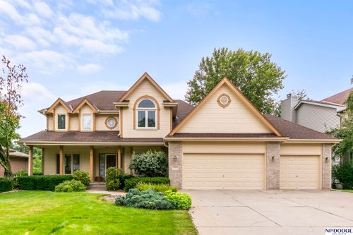 15705 Emiline St, Omaha, NE, 68136-1062 | Card Image