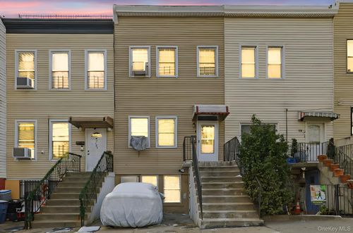 722 E 134th Street E, New York, NY, 10454 | Card Image