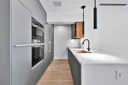 204c-204 Sunrise Dr, Key Biscayne, FL, 33149-2151 | Card Image
