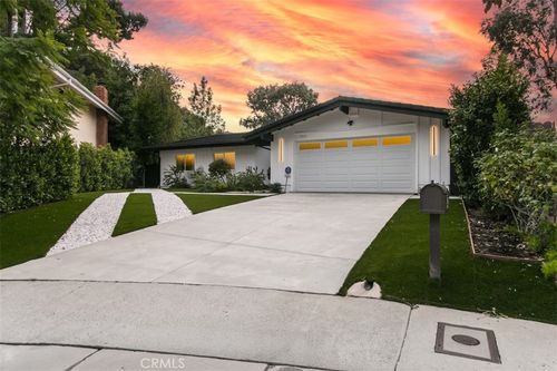 19291 Berclair Ln, Tarzana, CA, 91356-5009 | Card Image