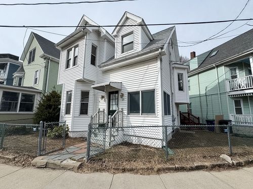23 Kingston St, Somerville, MA, 02144-2722 | Card Image