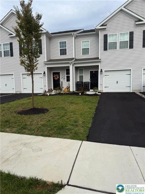 1104 Martin Rd, BREINIGSVILLE, PA, 18031-8735 | Card Image