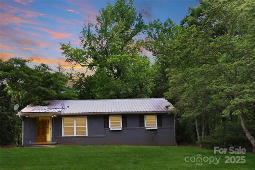 815 Peniel Rd, Columbus, NC, 28722-8487 | Card Image