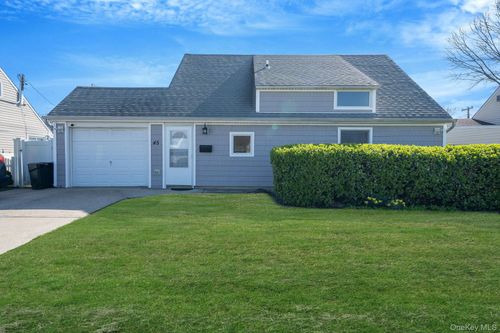45 Cobalt Ln, Westbury, NY, 11590-5705 | Card Image