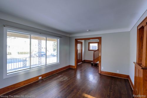 329 W 7th St, Monroe, MI, 48161-1501 | Card Image