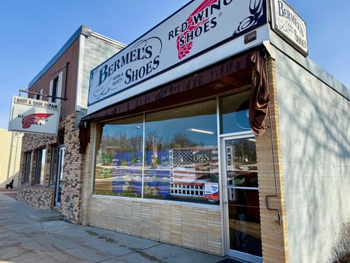 413 Pacific Ave, Randall, MN, 56475-4402 | Card Image