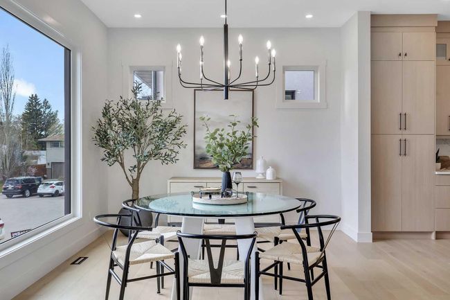 42 Collingwood Place Nw, House other with 5 bedrooms, 4 bathrooms and 2 parking in Calgary AB | Image 5