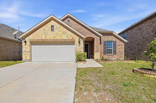 2437 Whispering Pines Dr, Fort Worth, TX, 76177-2272 | Card Image