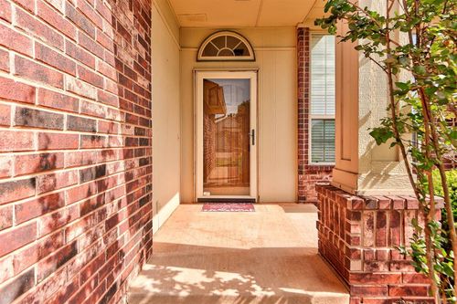 2305 Nw 162nd St, Edmond, OK, 73013-1286 | Card Image
