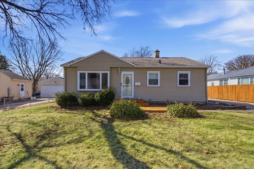2109 Victory Dr, Cedar Falls, IA, 50613-4655 | Card Image