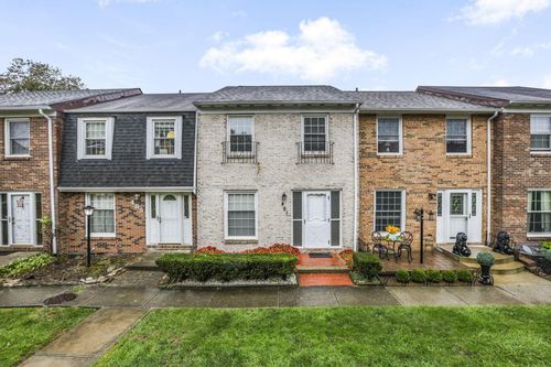 jg3-491 Clairbrook Ave, Columbus, OH, 43228-2545 | Card Image