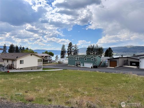 3317 Roosevelt Dr, Seven Bays, WA, 99122-8742 | Card Image