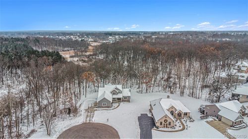 1281 Victoria Ln, Fenton, MI, 48430-9630 | Card Image