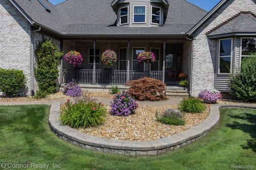 765 Lomasney Ln, Marysville, MI, 48040-2212 | Card Image