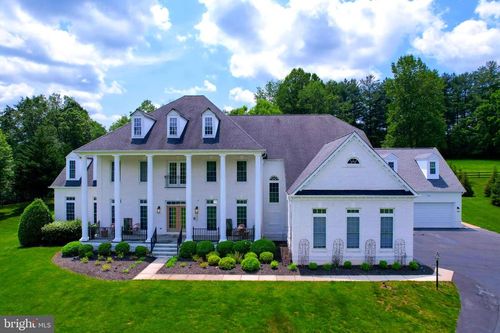 2506 Coulter Ln, Oakton, VA, 22124-1033 | Card Image