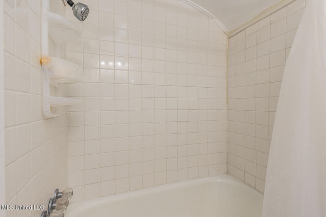 Hwy178-4-middle bath 2 | Image 18