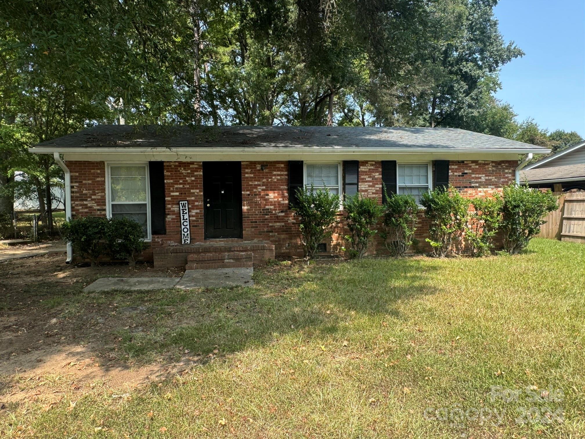Carrington Dr, Charlotte, NC 28214