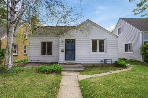 2709 W Villard Avenue, Milwaukee, WI, 53209 | Card Image