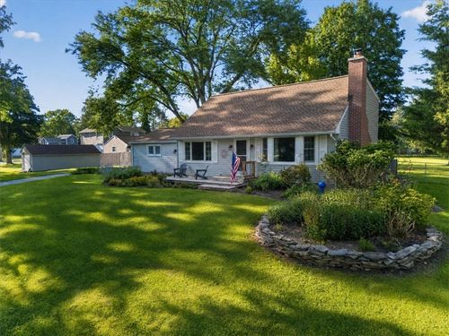 4 Briarwood Ln, Fairport, NY, 14450-2304 | Card Image