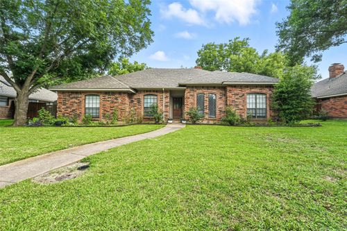 732 Heather Knoll Dr, Desoto, TX, 75115-4612 | Card Image