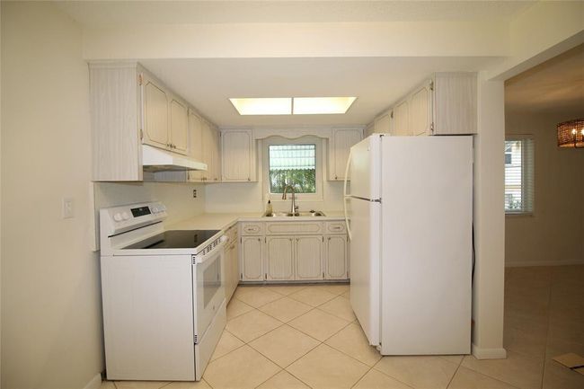 APT-3 - 450 Sw 9 Th St, Home with 2 bedrooms, 2 bathrooms and null parking in Boca Raton FL | Image 6