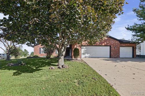 45 Legacy Dr, Granite City, IL, 62040-7304 | Card Image