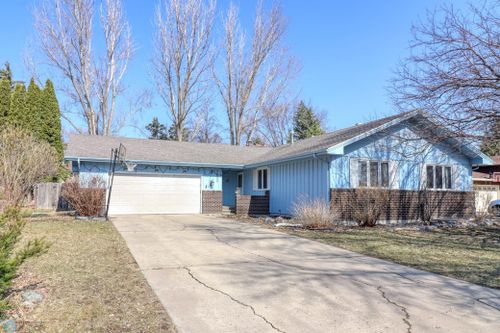 3602 Evergreen Road N, Fargo, ND, 58102 | Card Image